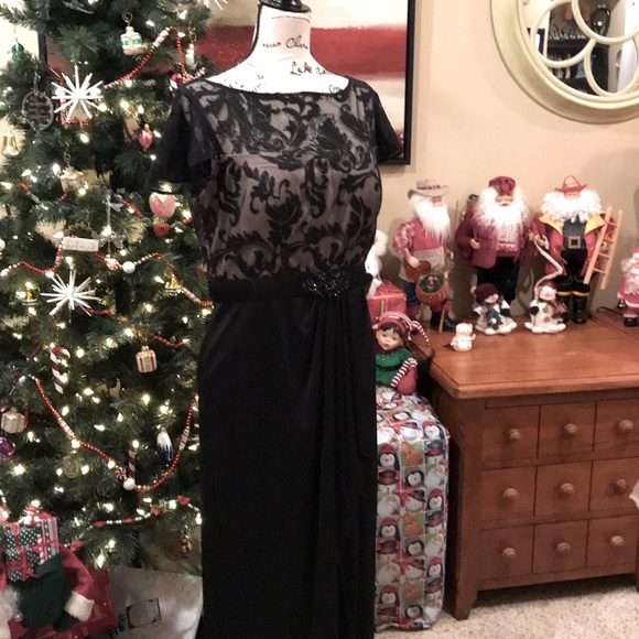 Patra Lace Bodice Evening Gown - Picture 2 of 13